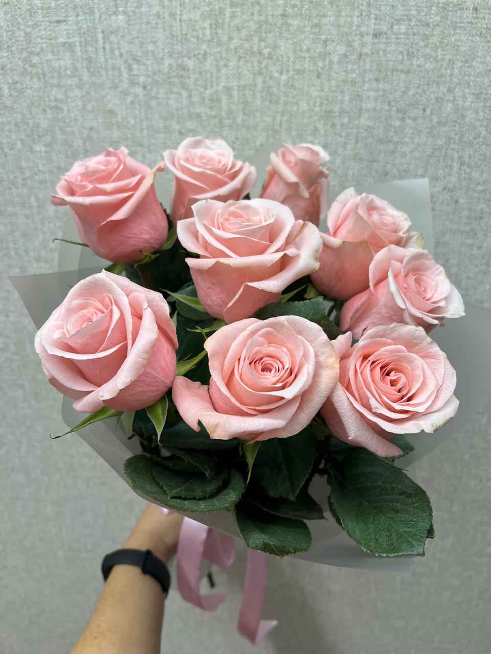 Букет из 9 розовых роз в Заозерном Красноярского края Букет из 9 розовых роз Заозерный Красноярский край