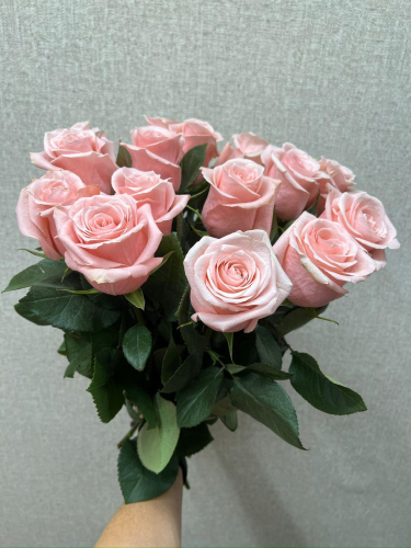 Букет из 15 розовых роз Заозерный Красноярский край